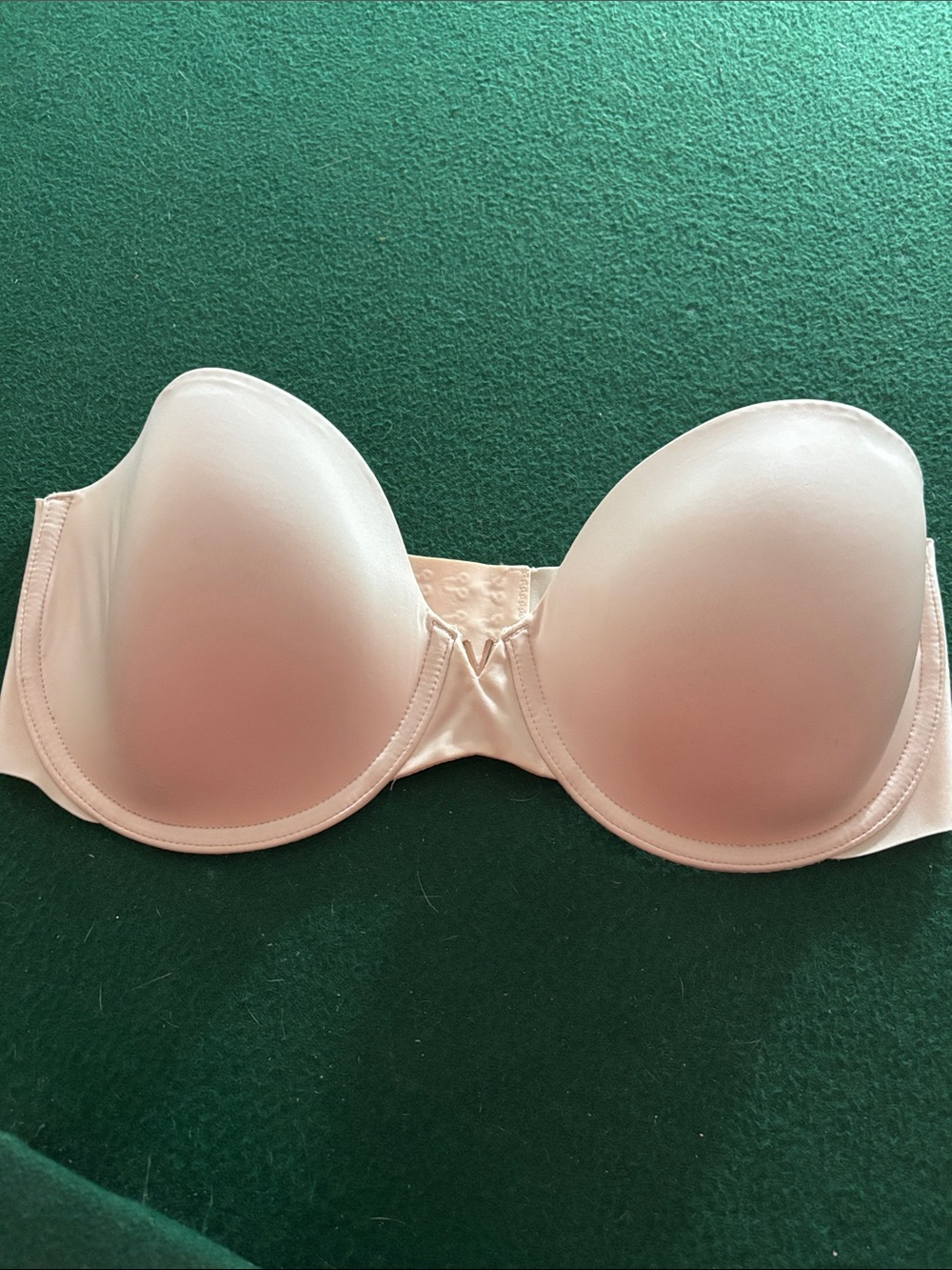 Victoria’s Secret Strapless nude bra 36D